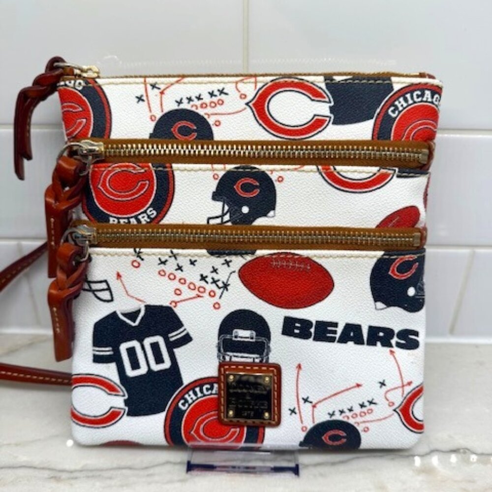 Officially Licensed NFL Bears North South Triple Zip Crossbody Dooney & Bourke - Picture 3 of 9